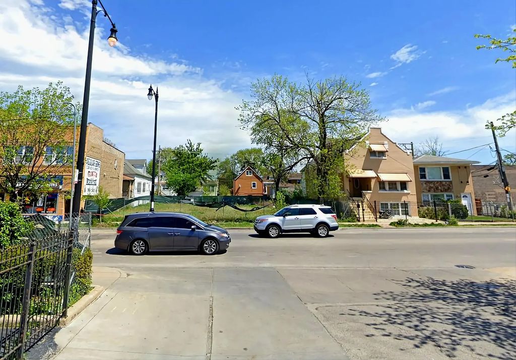2419 N Central Avenue, Chicago