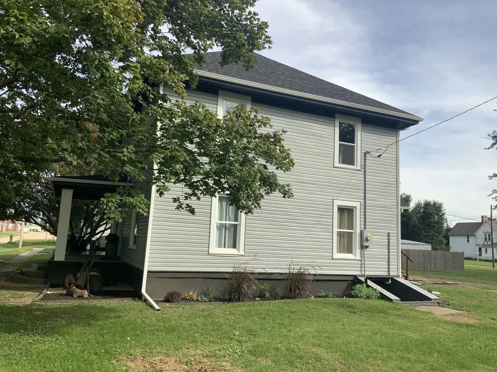 309 W Commercial Street, Neponset