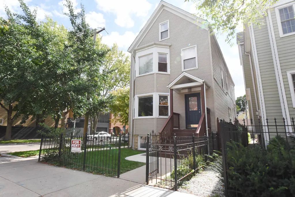 2101 W Montrose Avenue 2, Chicago