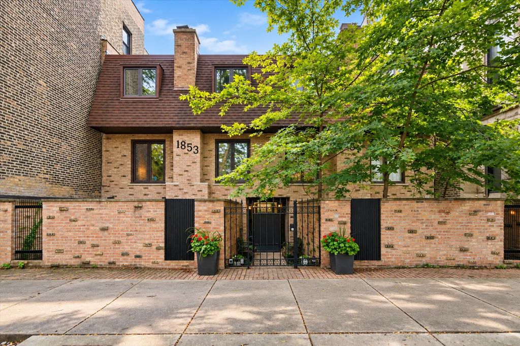 1853 N Cleveland Avenue H, Chicago