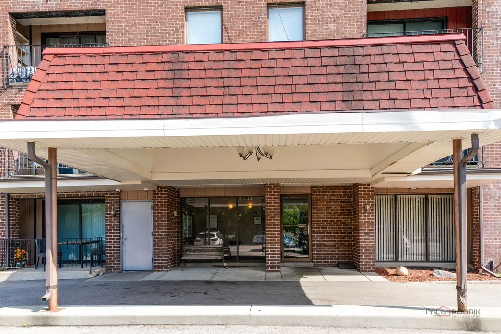 6330 Lincoln Avenue 2a, Morton Grove