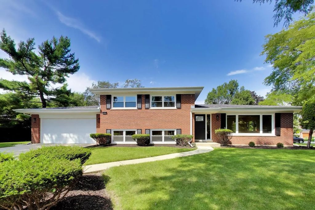 910 E Kimber Lane, Arlington Heights
