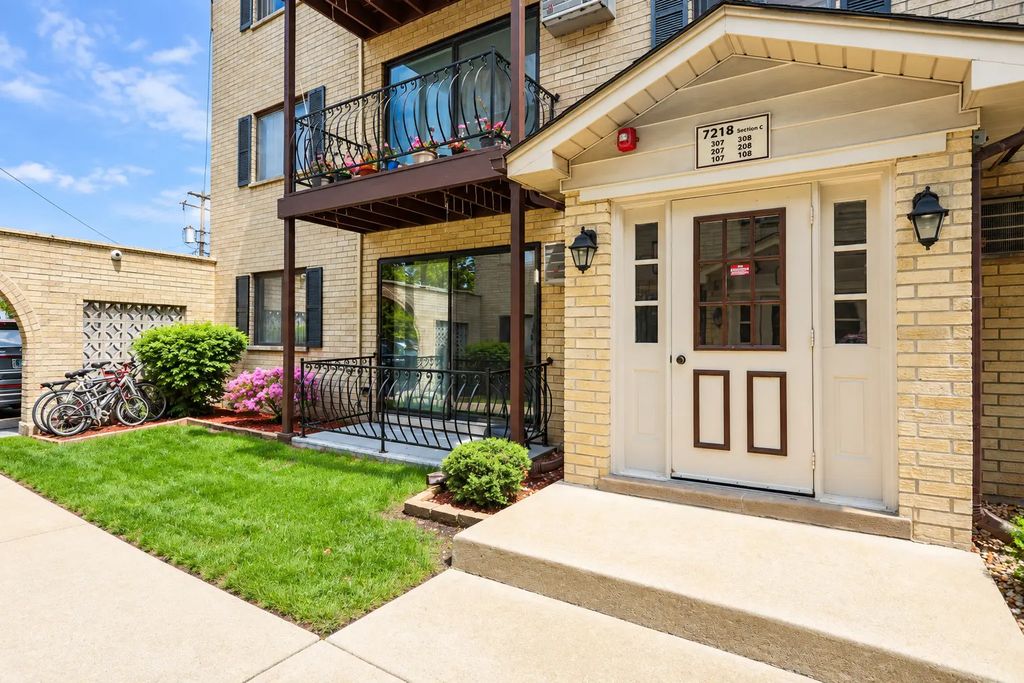 7218 W Wrightwood Avenue 107, Elmwood Park