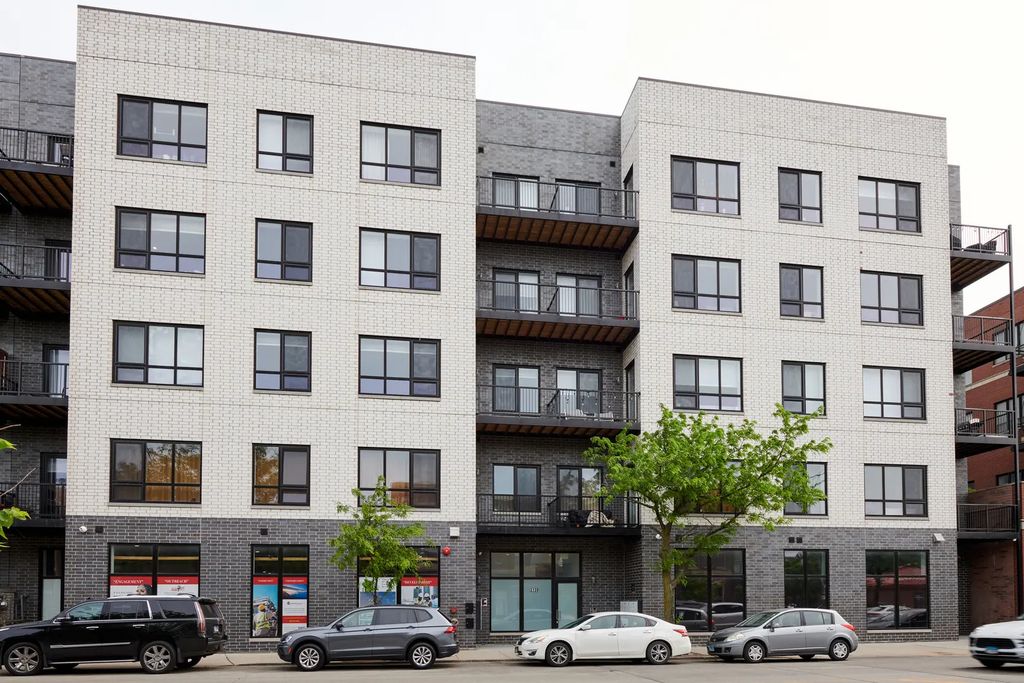 2139 W Madison Street 504, Chicago