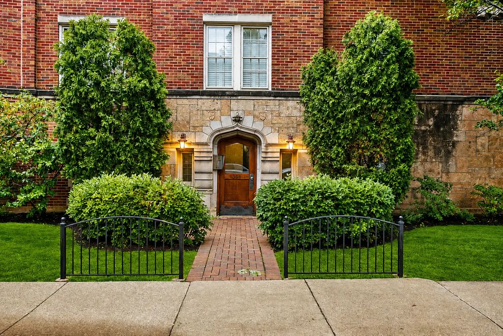 344 S Maple Avenue 2b, Oak Park