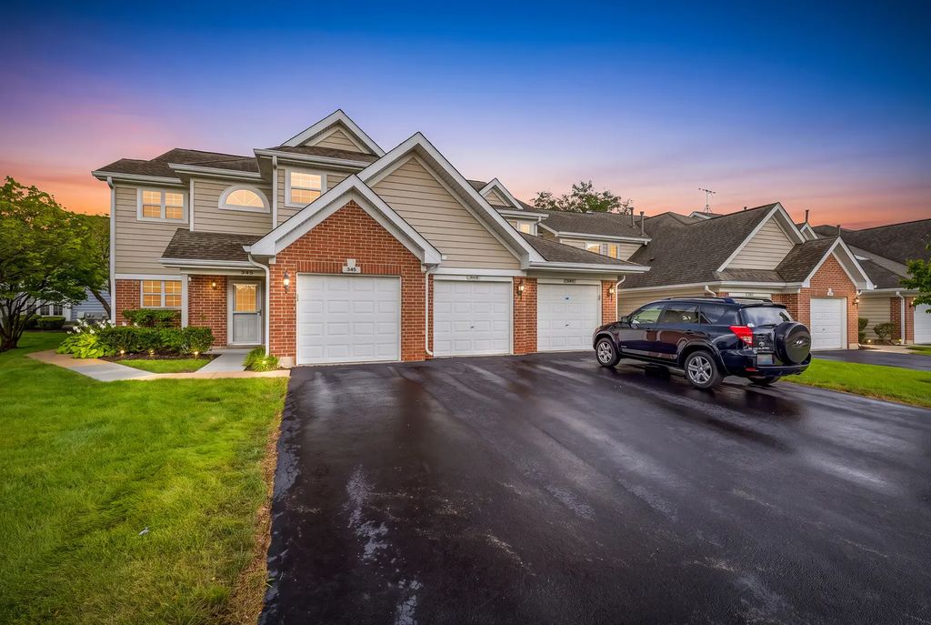 349 Sheffield Drive 349, Schaumburg