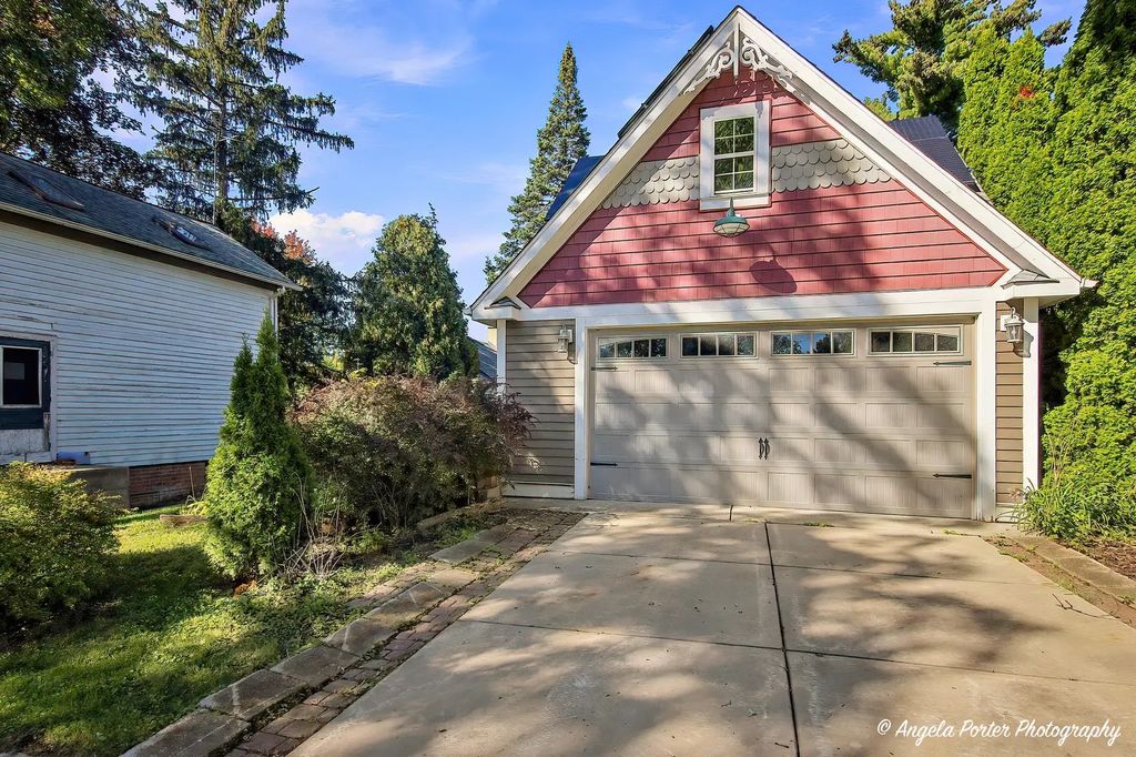 203 N Plum Grove Road, Palatine