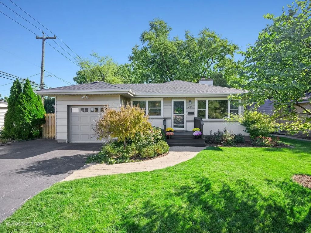 715 Crest Street, Wheaton