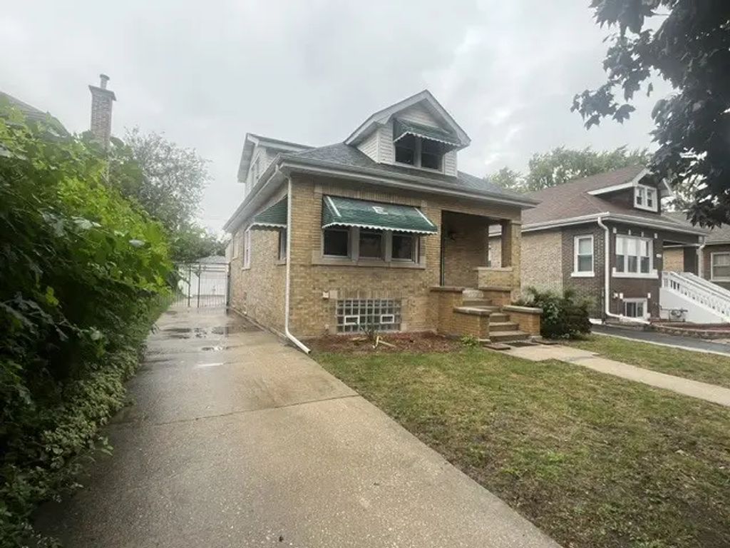 1430 S 10th Avenue, Maywood