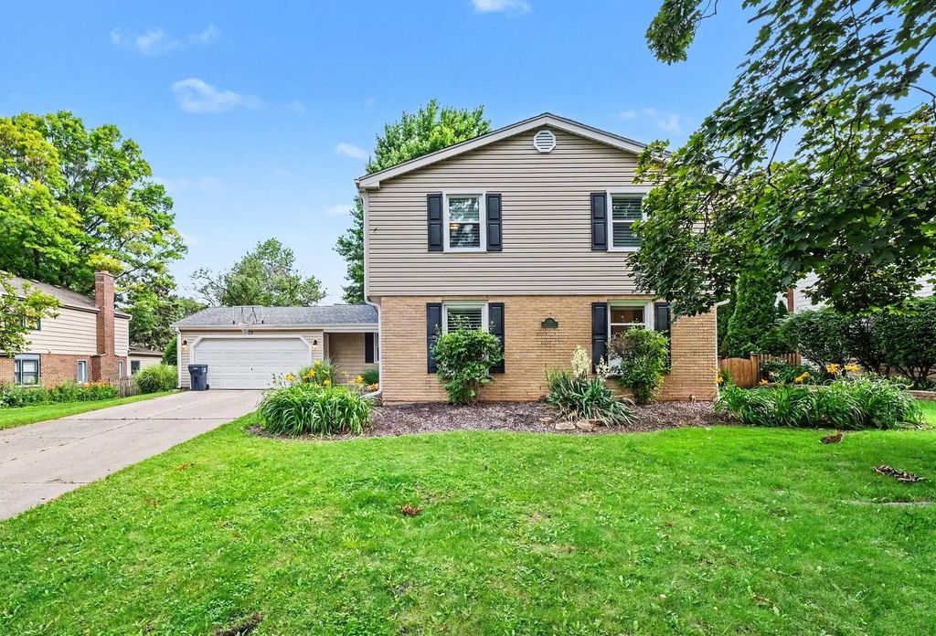 509 Ticonderoga Lane, Naperville