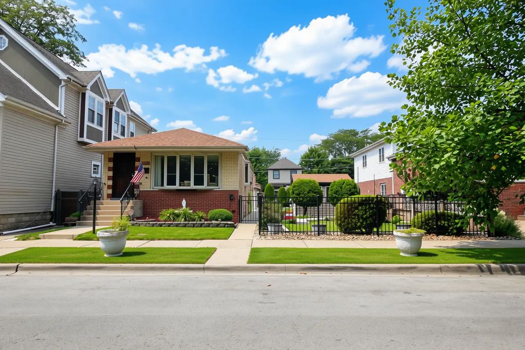 10756-10752 S Albany Avenue, Chicago