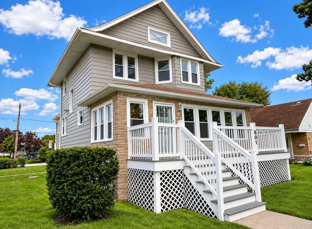 801 S 16th Avenue, Maywood
