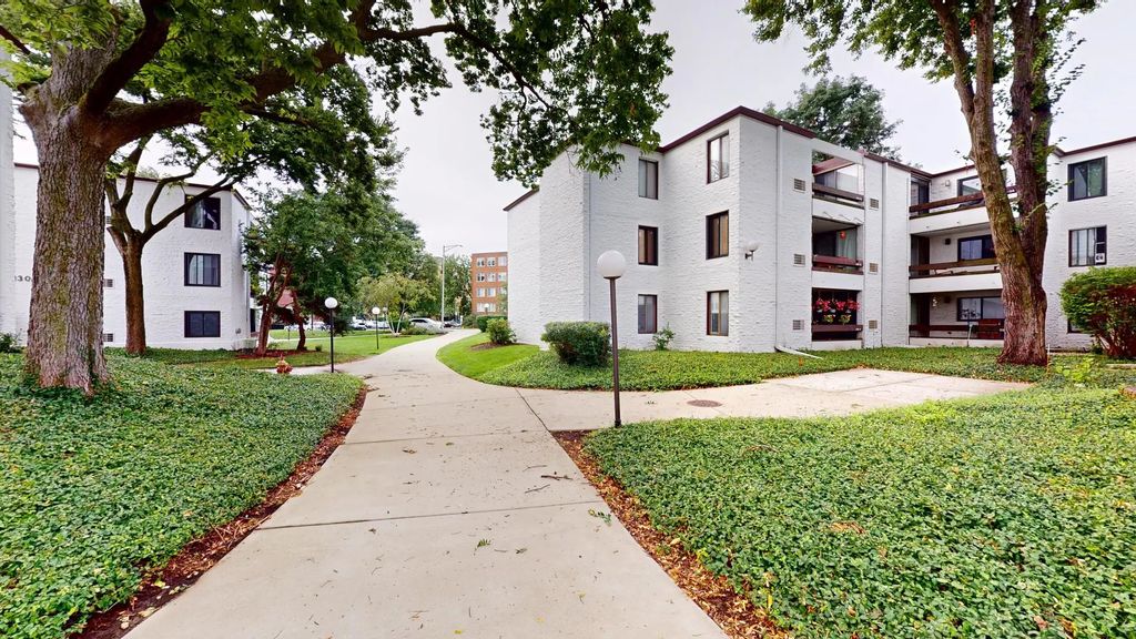 334 W Miner Street 3b, Arlington Heights
