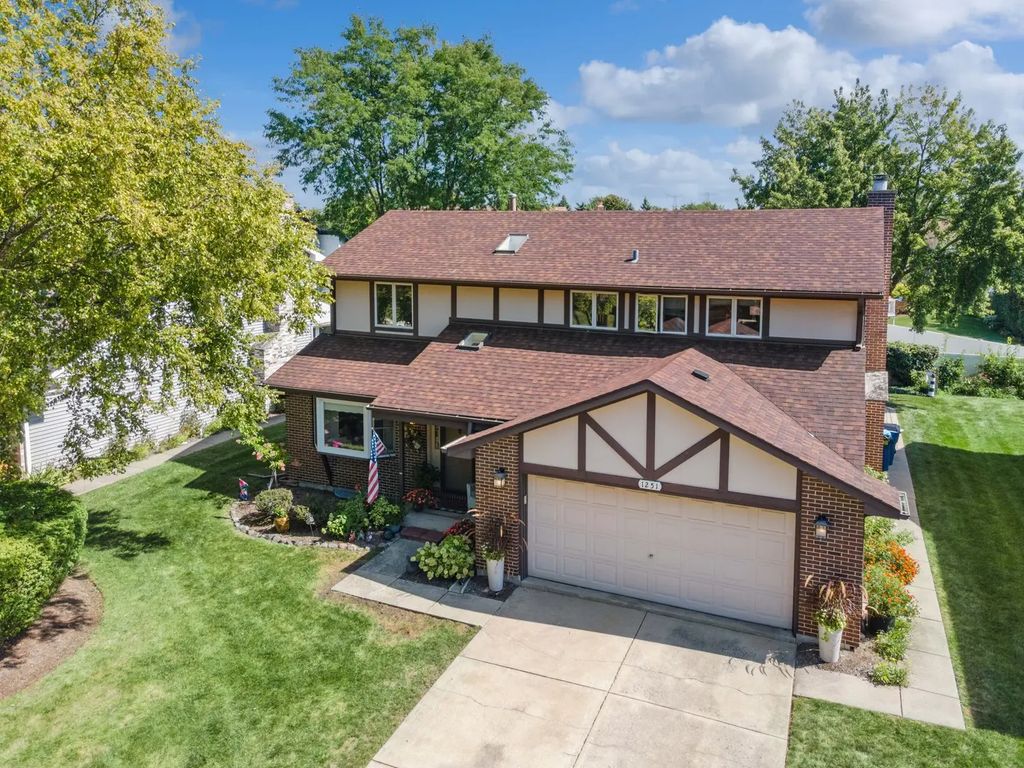 1251 N Scarlet Drive, Addison