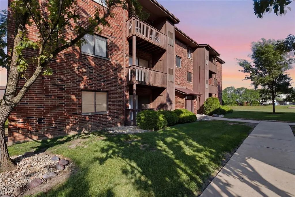 15805 Peggy Lane 6, Oak Forest