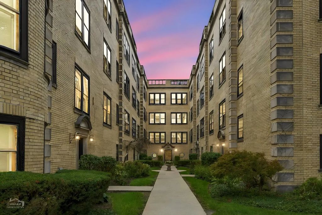2540 N Kedzie Boulevard 308, Chicago
