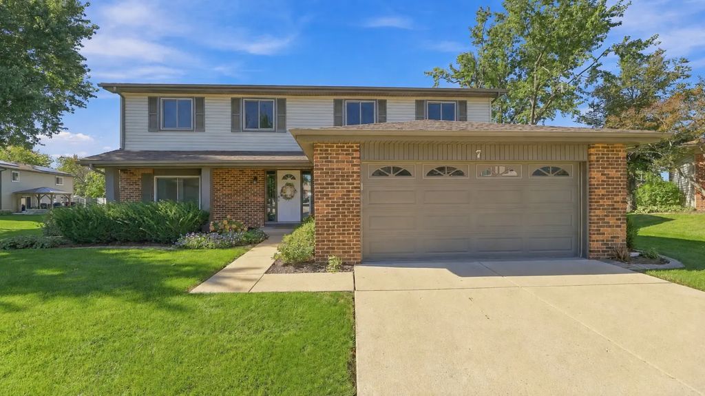 7 Pheasant Court, Woodridge