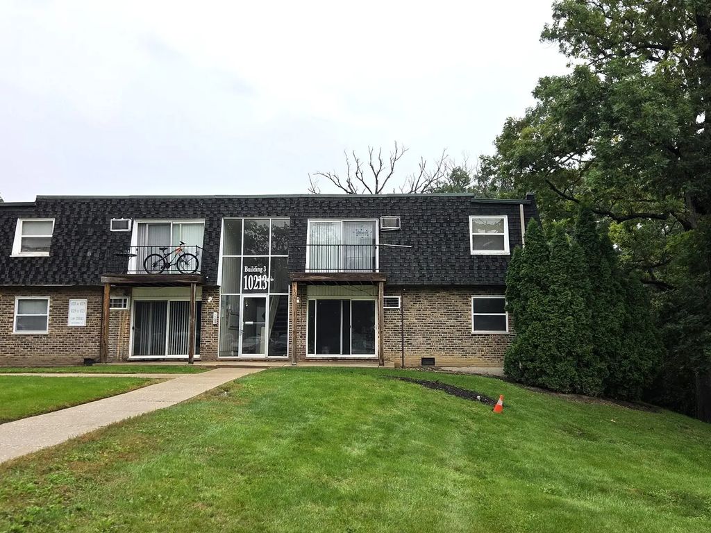 10213 S 86th Terrace 103, Palos Hills