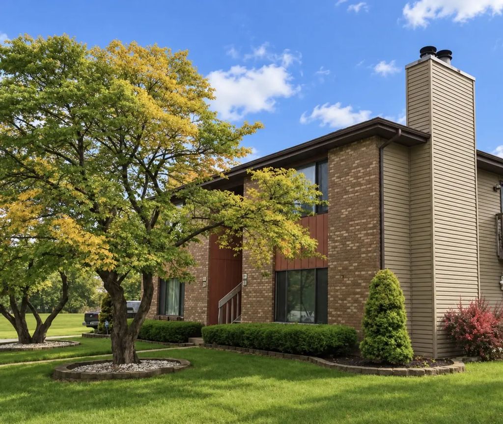 993 Kane Street 993, South Elgin