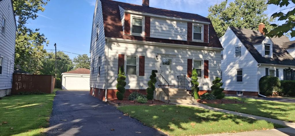 2246 S 12th Avenue S, Broadview