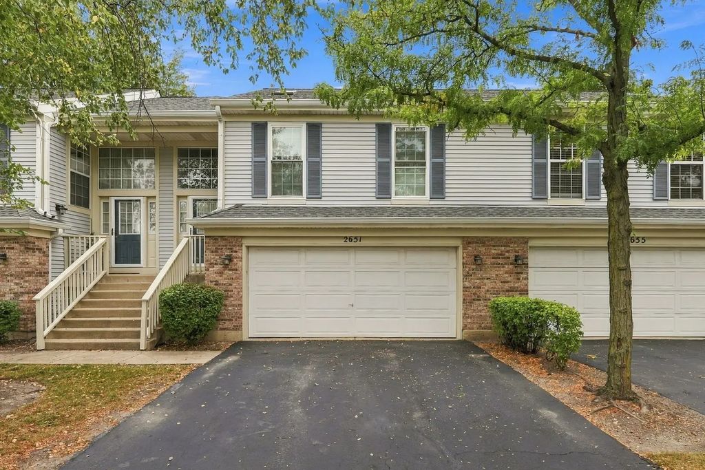 2651 S Cedar Glen Drive, Arlington Heights
