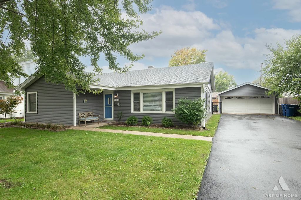 11548 S Neenah Avenue, Worth