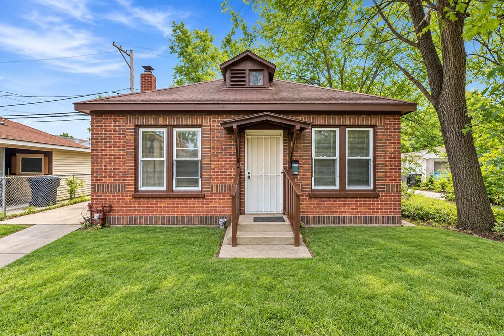 10215 S Aberdeen Street, Chicago