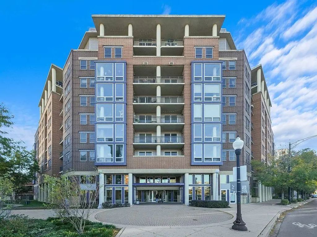 437 W Division Street 311, Chicago