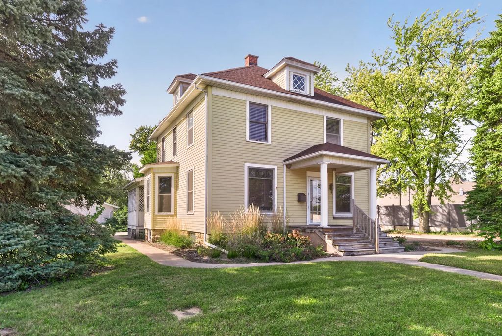 610 S 3rd Street, Geneva