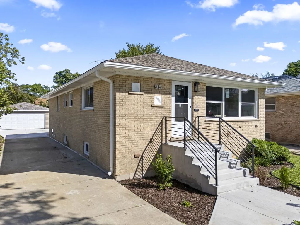 95 Erie Street, Maywood
