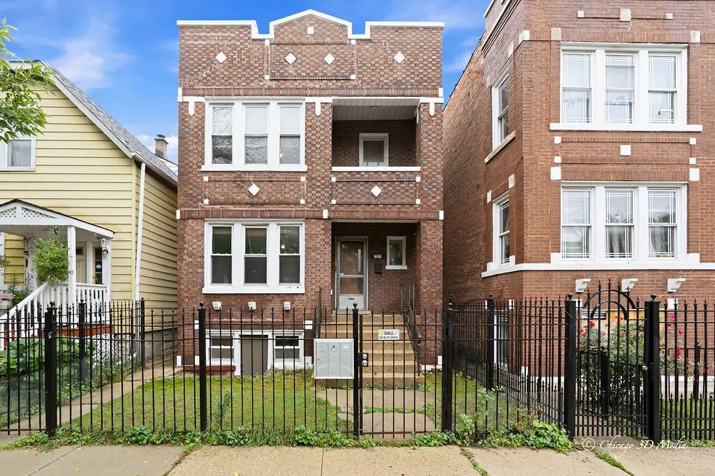 2528 N Long Avenue, Chicago
