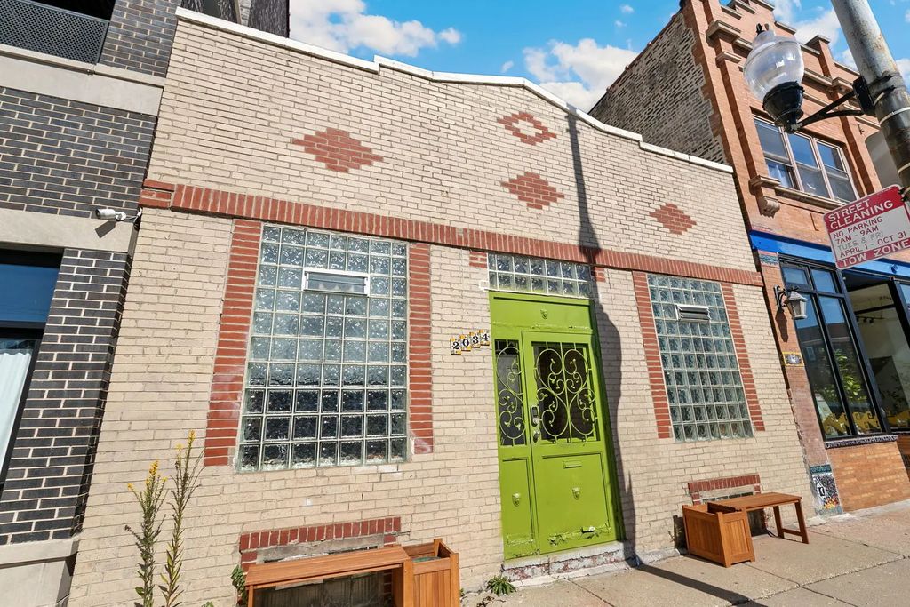 2034 W 18th Street, Chicago