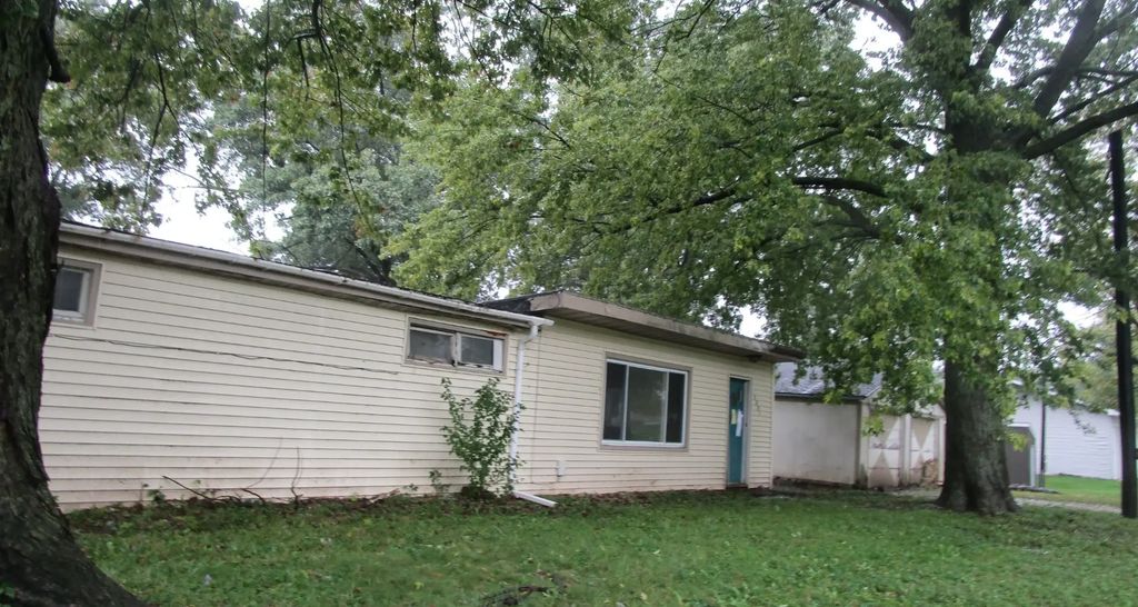 15602 36th Avenue, East Moline