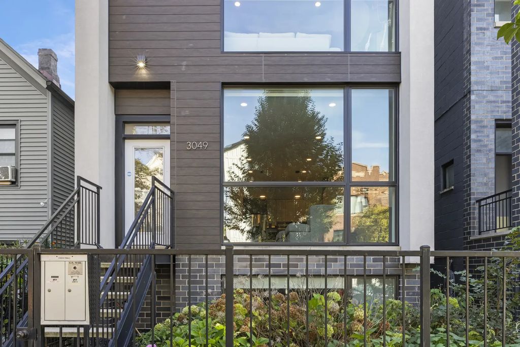 3049 W Lyndale Street 1, Chicago