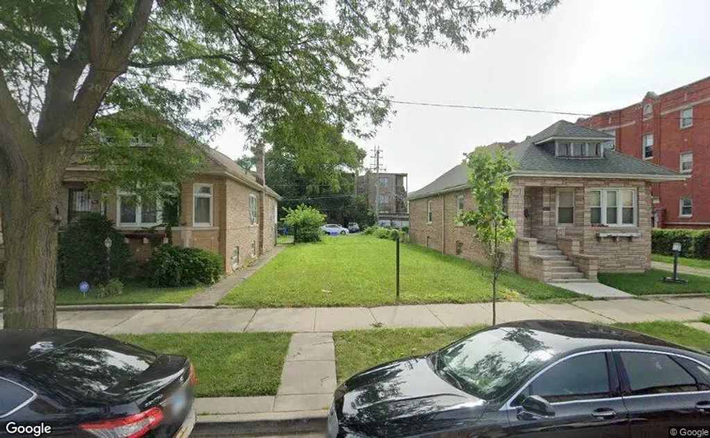 7945 S Wolcott Avenue, Chicago