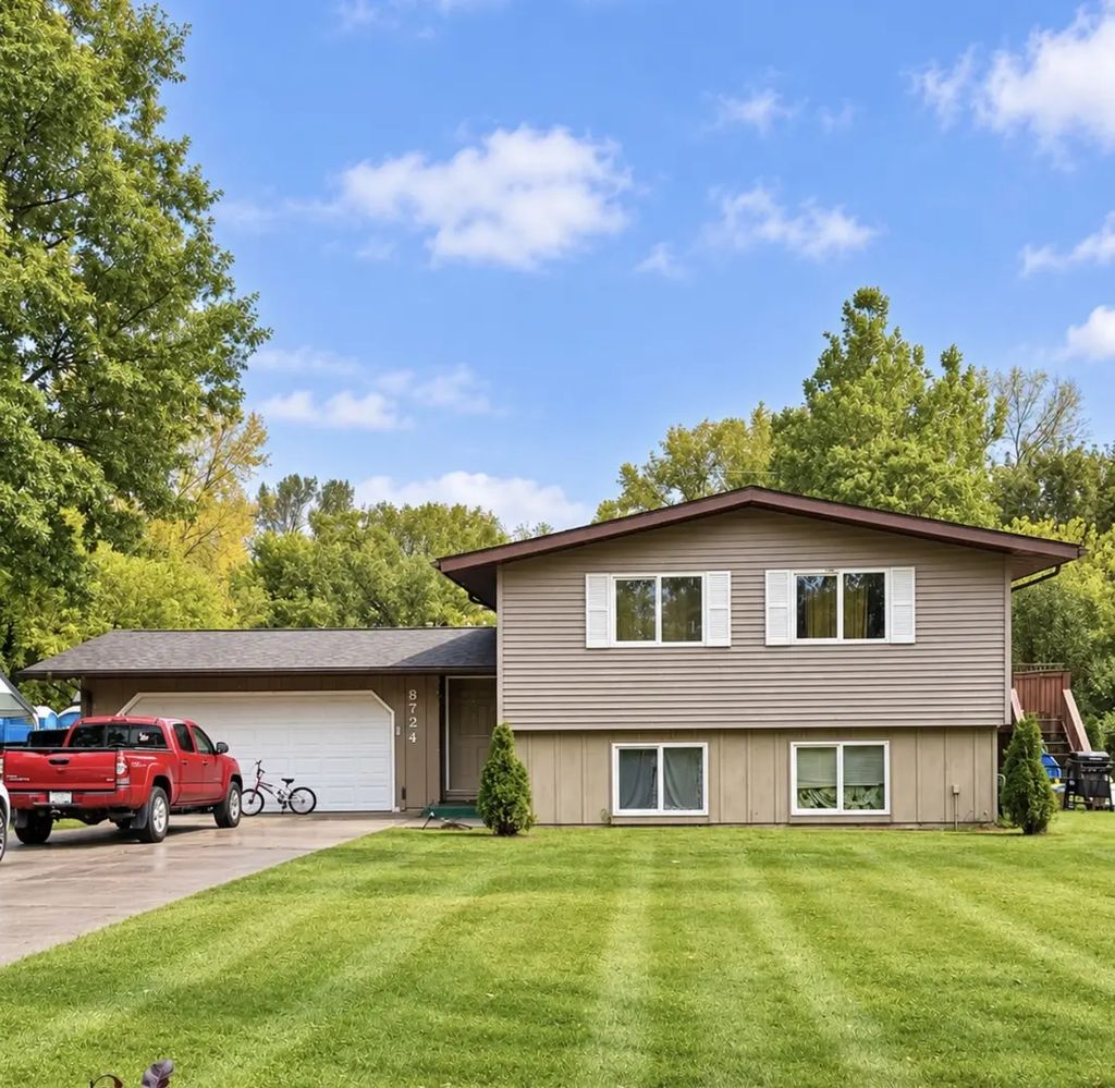 8724 Quail Drive, Belvidere