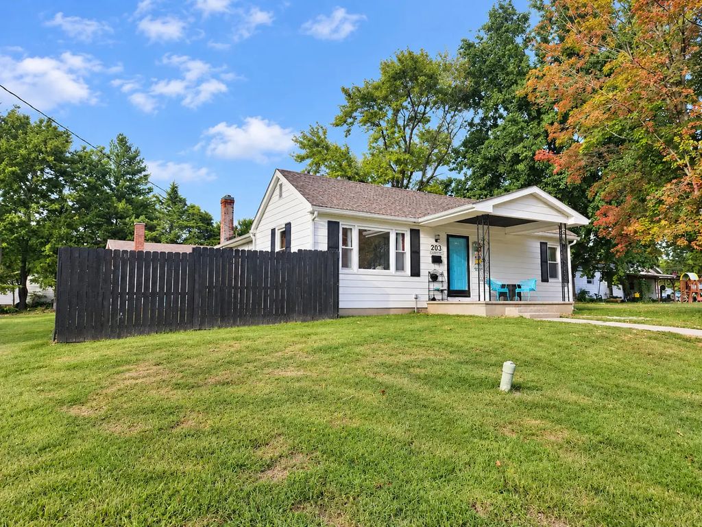 203 E Brown Street, Pinckneyville