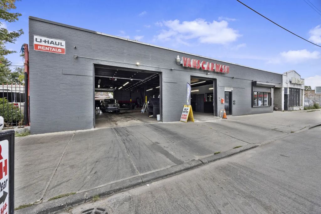 5940 S Ashland Avenue, Chicago