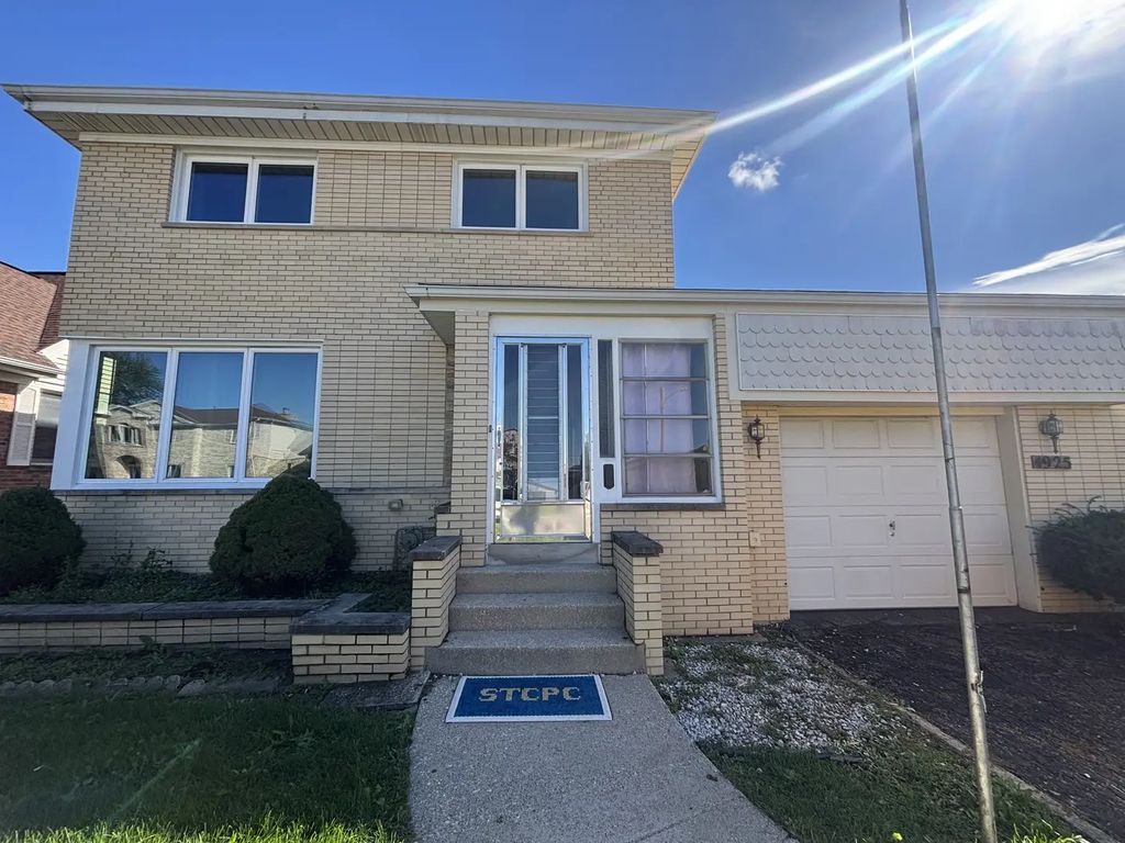 4925 N Odell Avenue, Harwood Heights