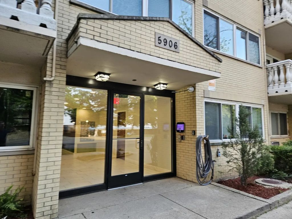 5906 N Sheridan Road 1ga, Chicago