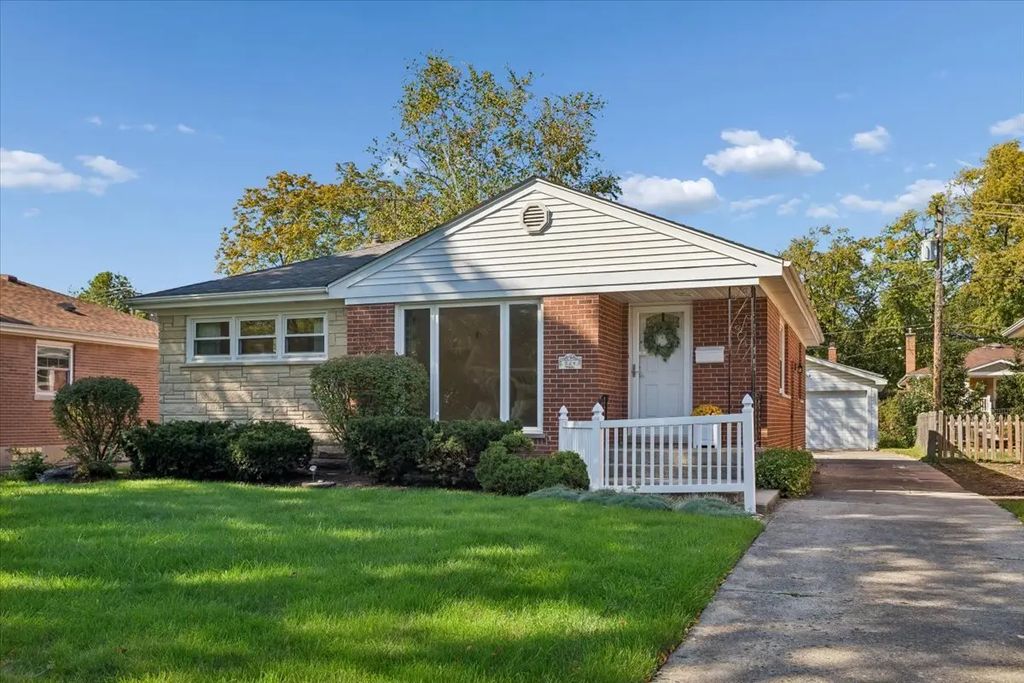 824 N Vail Avenue, Arlington Heights