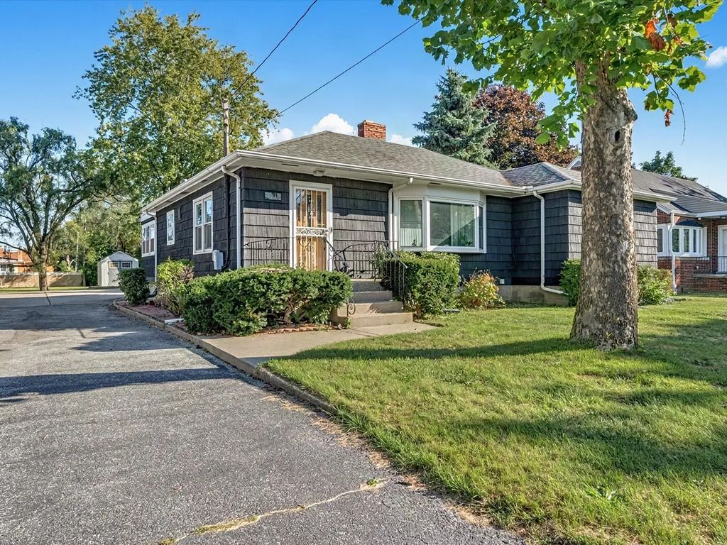 3536 Bernice Road, Lansing