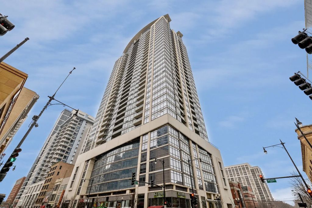 100 E 14th Street 801, Chicago