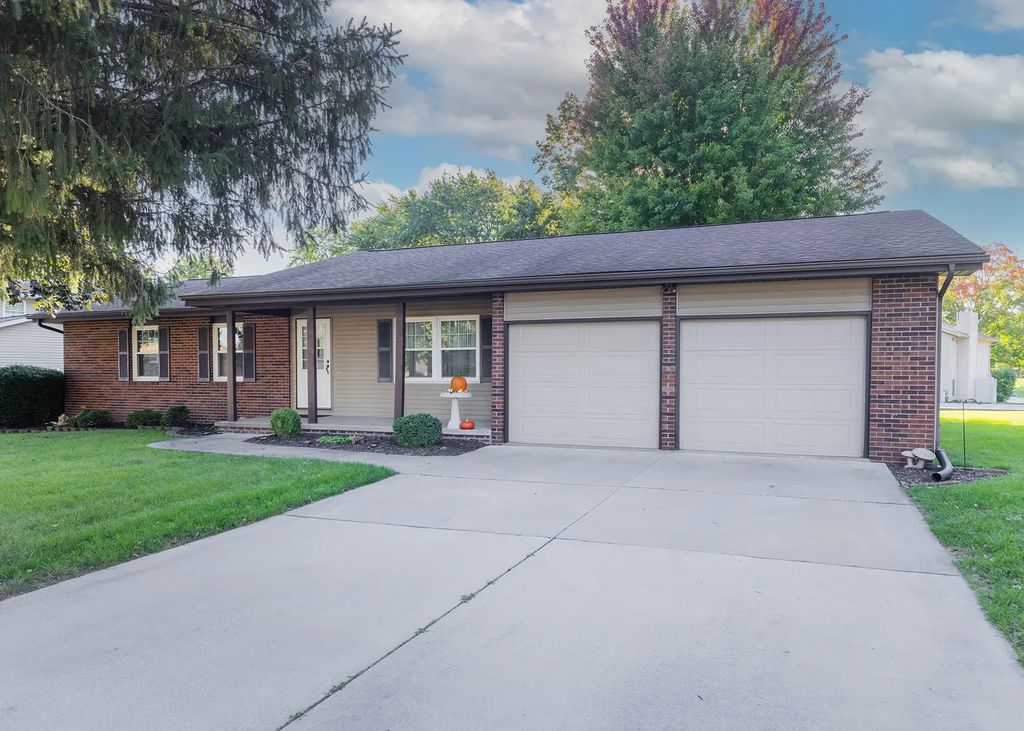 727 Blackbird Court, Geneseo