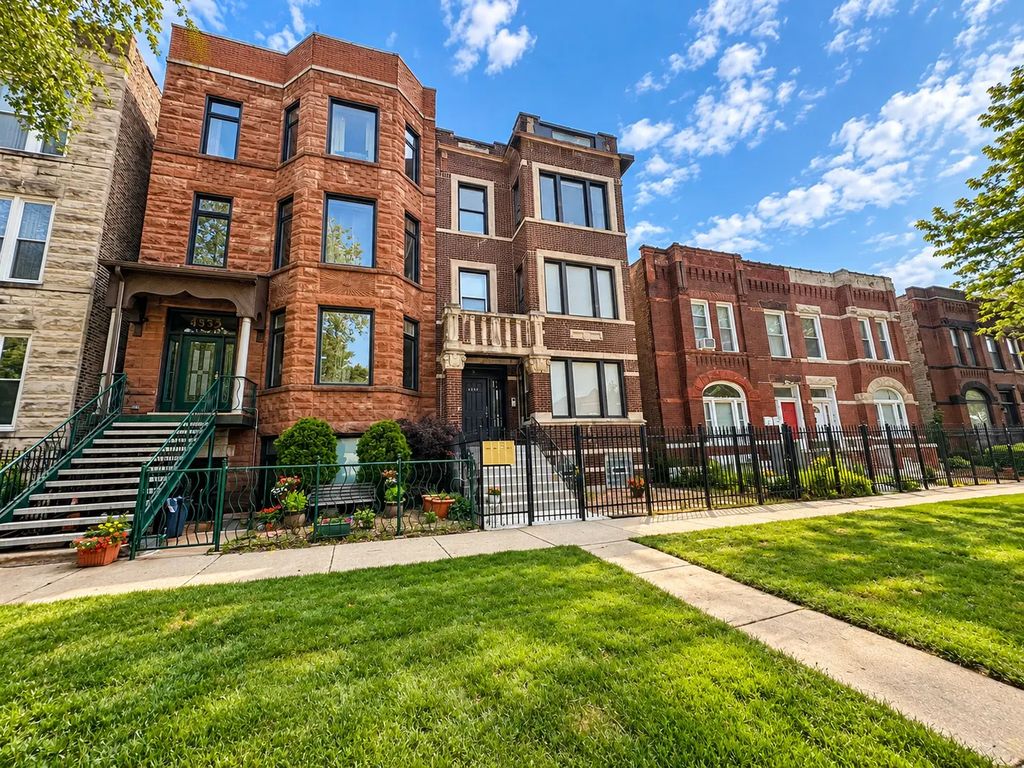 4555 S Wabash Avenue 3, Chicago
