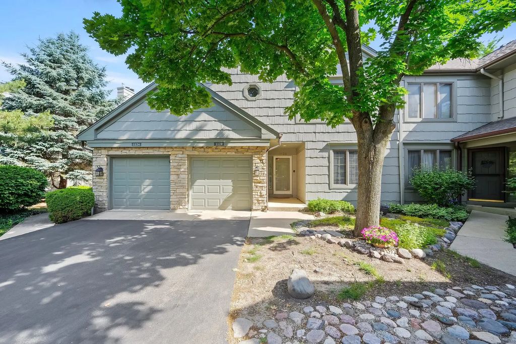 1128 Bristlecone Court 1128, Darien