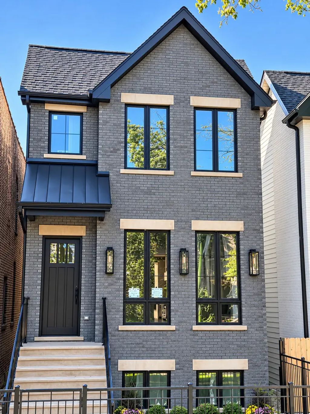 2712 N Magnolia Avenue, Chicago