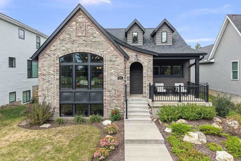 632 Holmes Street, Bettendorf