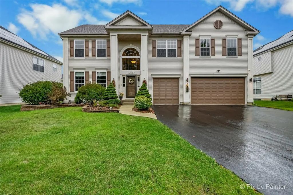 1327 Palisades Drive, Bolingbrook