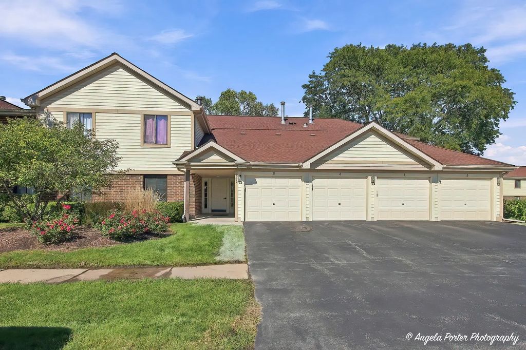 866 E Carriage Lane 8, Palatine
